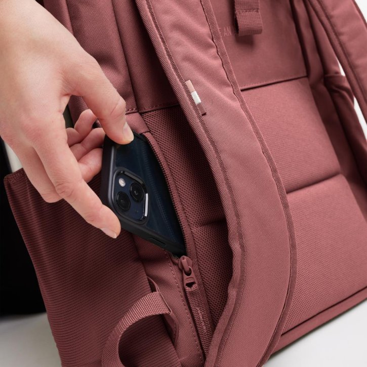 GOTBAG. Daypack Loop monochrome lion fish