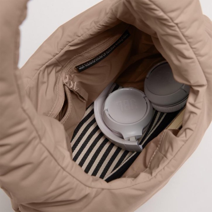 GOTBAG. Cloud Shoulder Bag monochrome sandbar