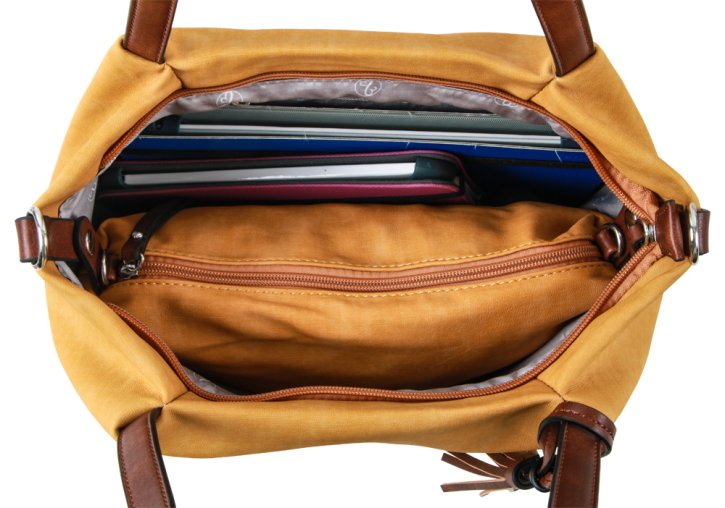 Emily & Noah Elke yellow