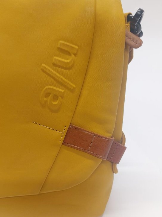 Aunts & Uncles SENDAI Umhängetasche 8" mustard