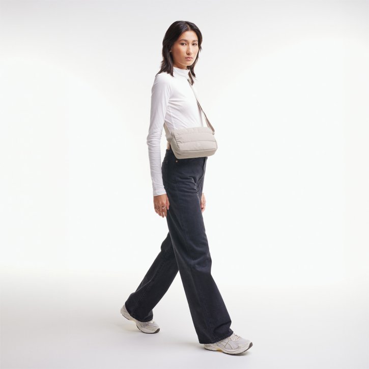 GOTBAG. Puffer Crossbody Bag monochrome scallop