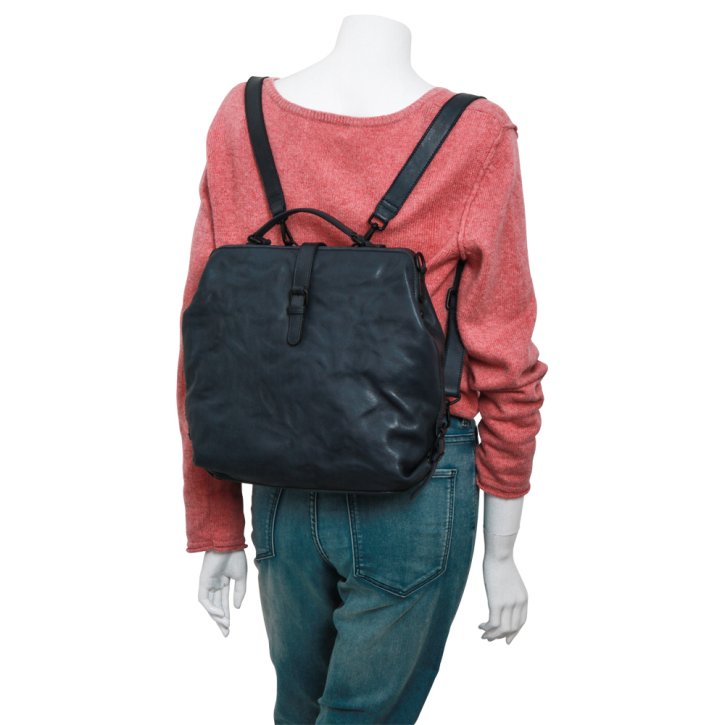 MRS. HUCKLEBERRY TART blue mood