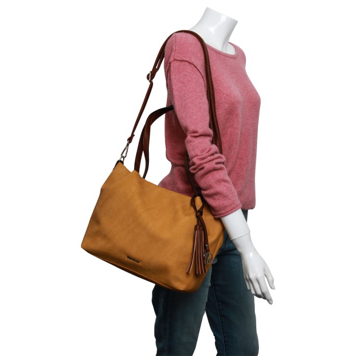 Emily & Noah Elke yellow