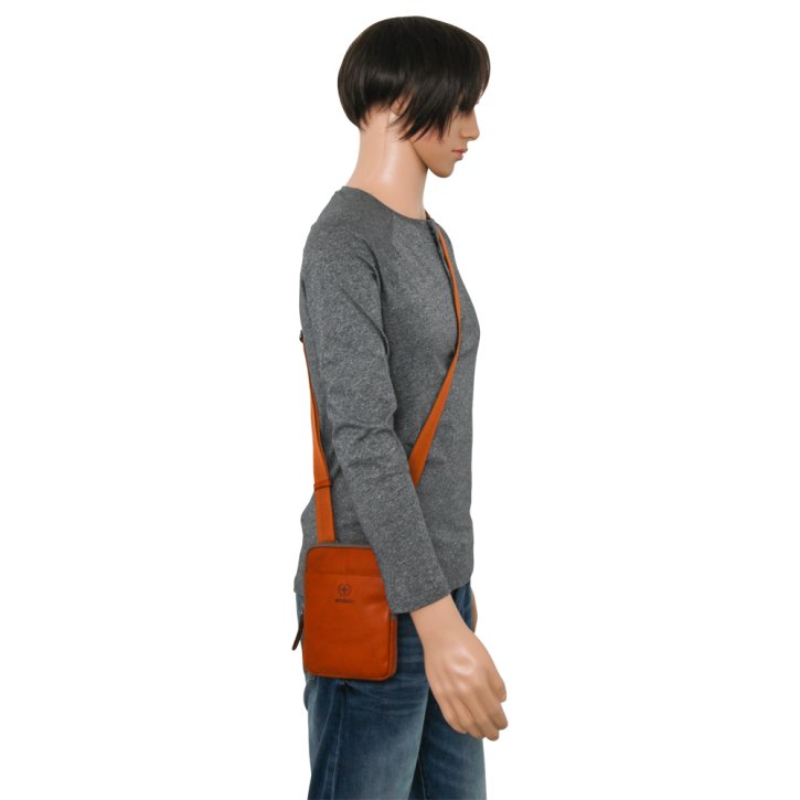 Strellson blackwall Umhängetasche cognac