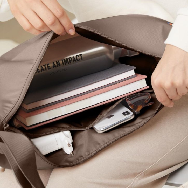 GOTBAG. Moon Bag monochrome large oyster