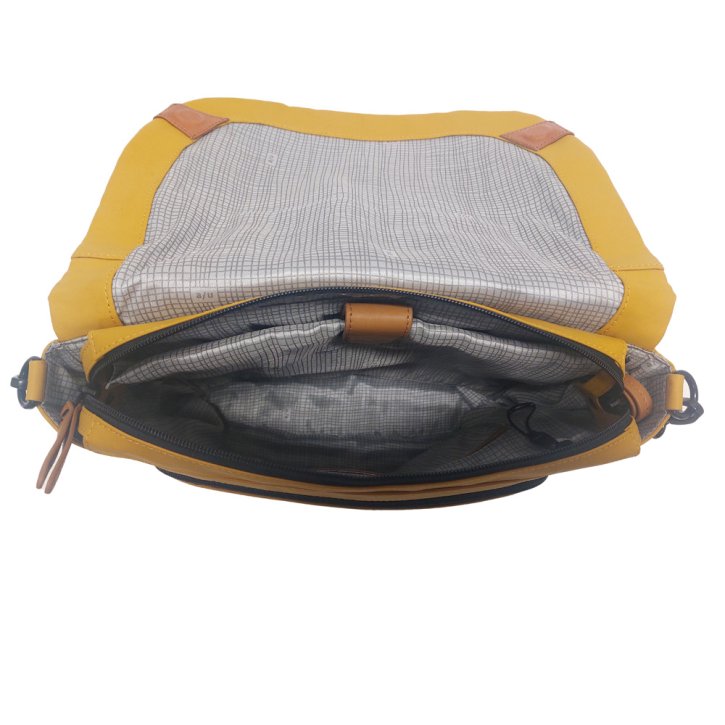 Aunts & Uncles MATSUMOTO Umhängetasche mustard