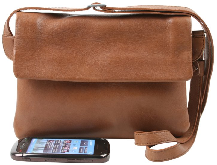 Saccoo BRANCOS kleine Schultertasche cognac