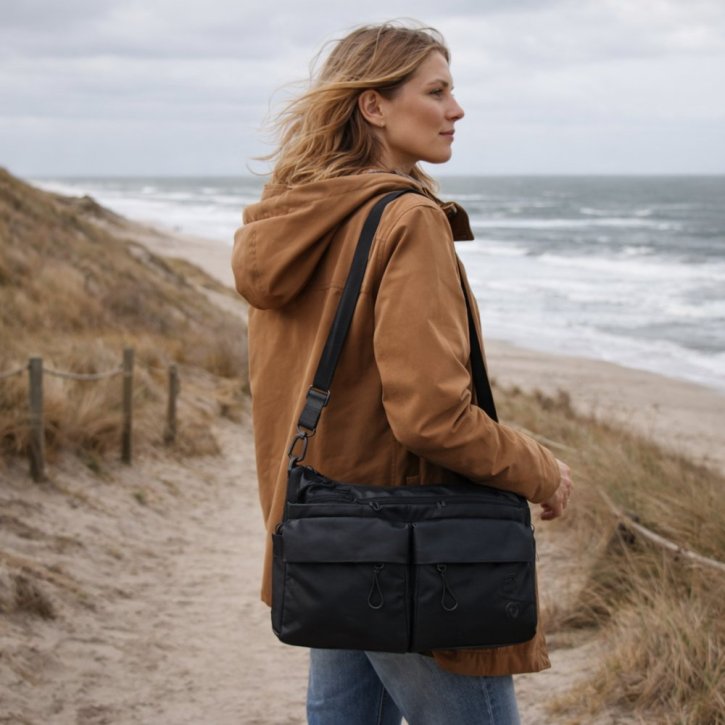 Aunts & Uncles MOGAMI Umhängetasche black