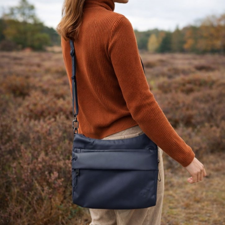 Aunts & Uncles Nanuki RE LITE Umhängetasche outer space