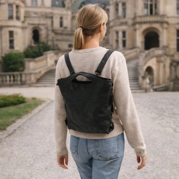 Aunts & Uncles MRS. PEACH CRUMBLE Rucksack/Schultertasche black smoke