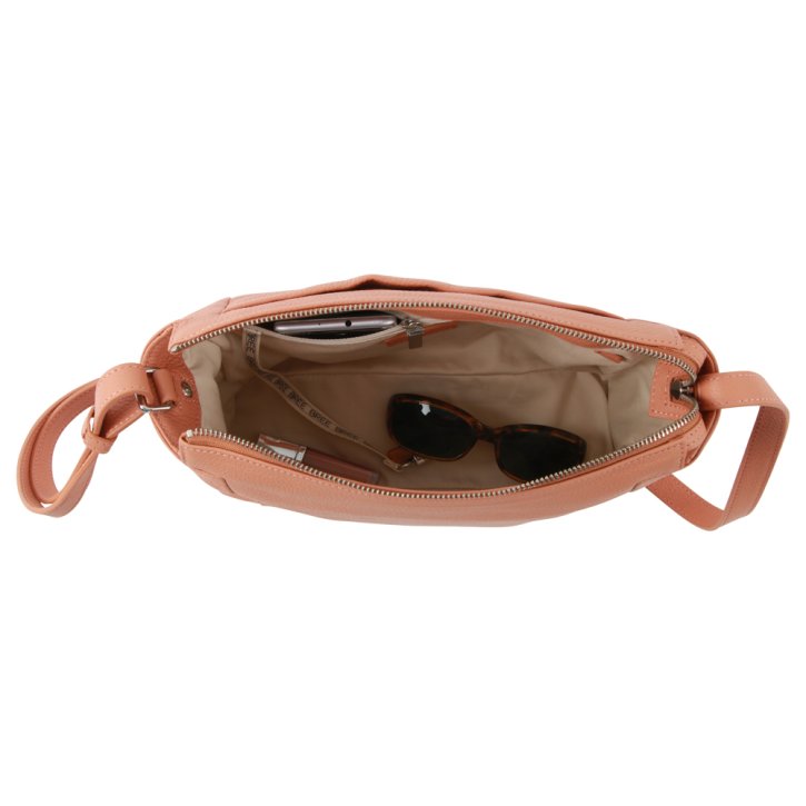 Bree Tana 2 cross shoulder canyon