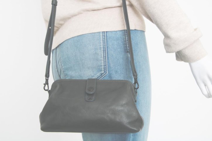 Aunts & Uncles MRS. ECLAIR Umhänge+Bügel urban chic