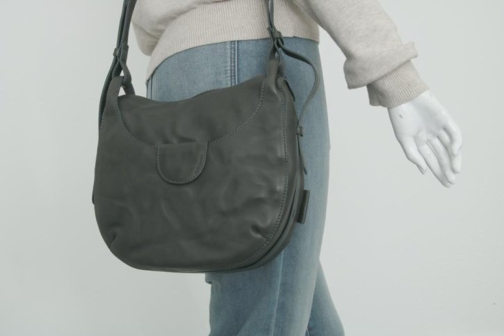 Aunts & Uncles MRS MUG CAKE Umhängetasche urban chic