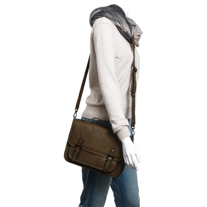 Aunts & Uncles Mrs. Pistacio Pie tarmac