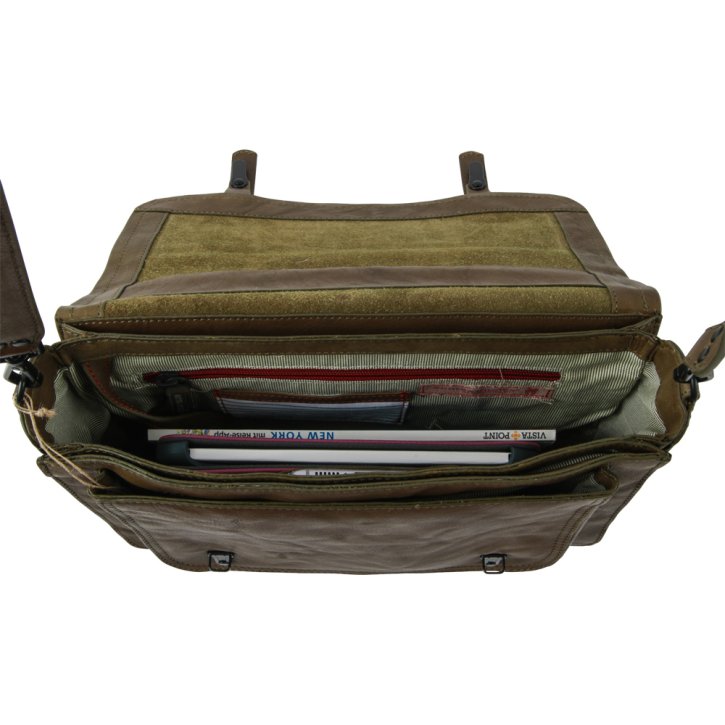 Aunts & Uncles Mrs. Pistacio Pie tarmac