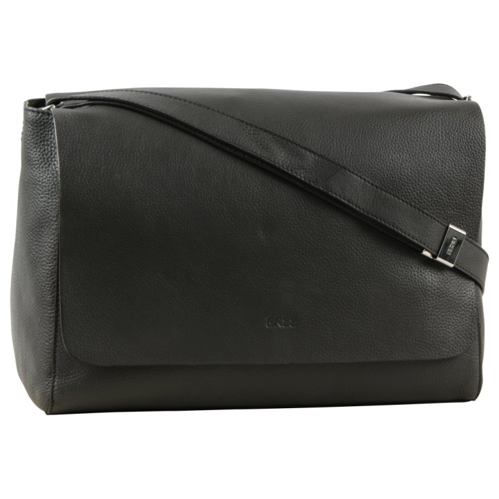 Bree Justine 2 Business-Bag pavement