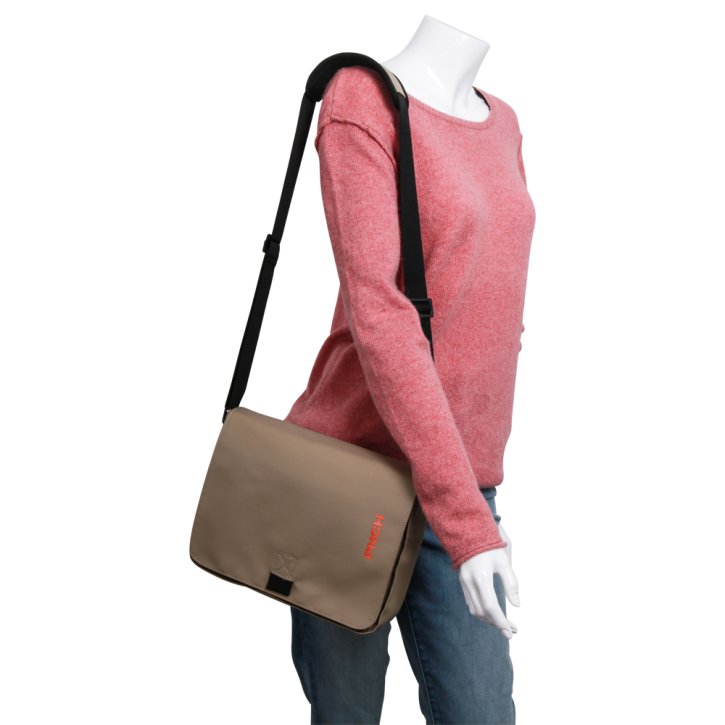 Bree PNCH 61 Schultertasche silver milk