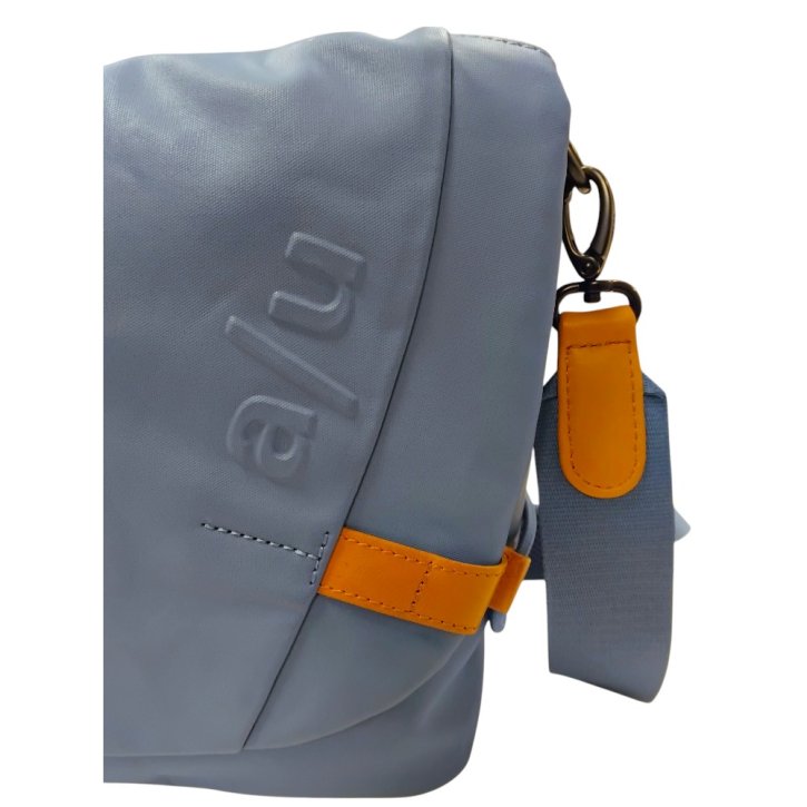 Aunts & Uncles Sendai Messenger Bag S blue jeans