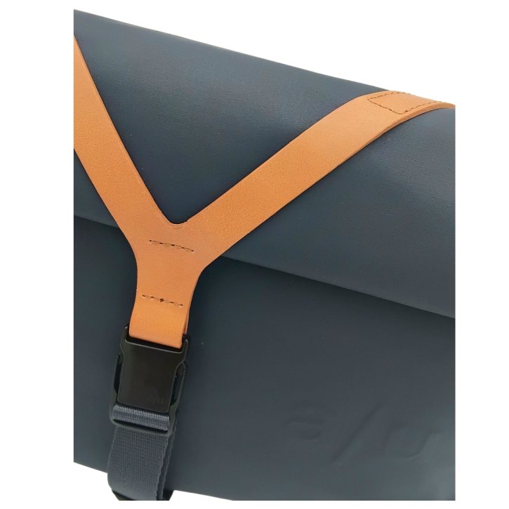 Aunts & Uncles TAKAHASHI RE Umhängetasche outer space