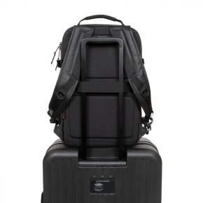 EASTPAK TECUM M CNNCT TOP black