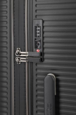 Travelite ROOMER 4w Trunk M schwarz