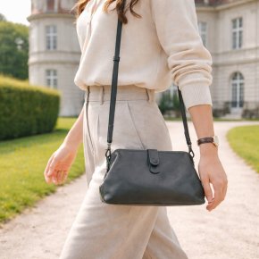 Aunts & Uncles MRS. ECLAIR Umhänge+Bügel wind