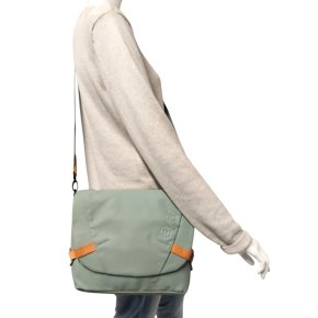Aunts & Uncles Sendai Messenger Bag S sage green