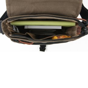 Troop London Shoulder bag olive